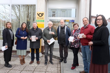 IVO LAH MATEMATIK ZNAMKA OB 130 LETNICI ROJSTVA in obisk Simona Kustec in prof. Pisanski 18 FOTO LJUBO VUKELIČ